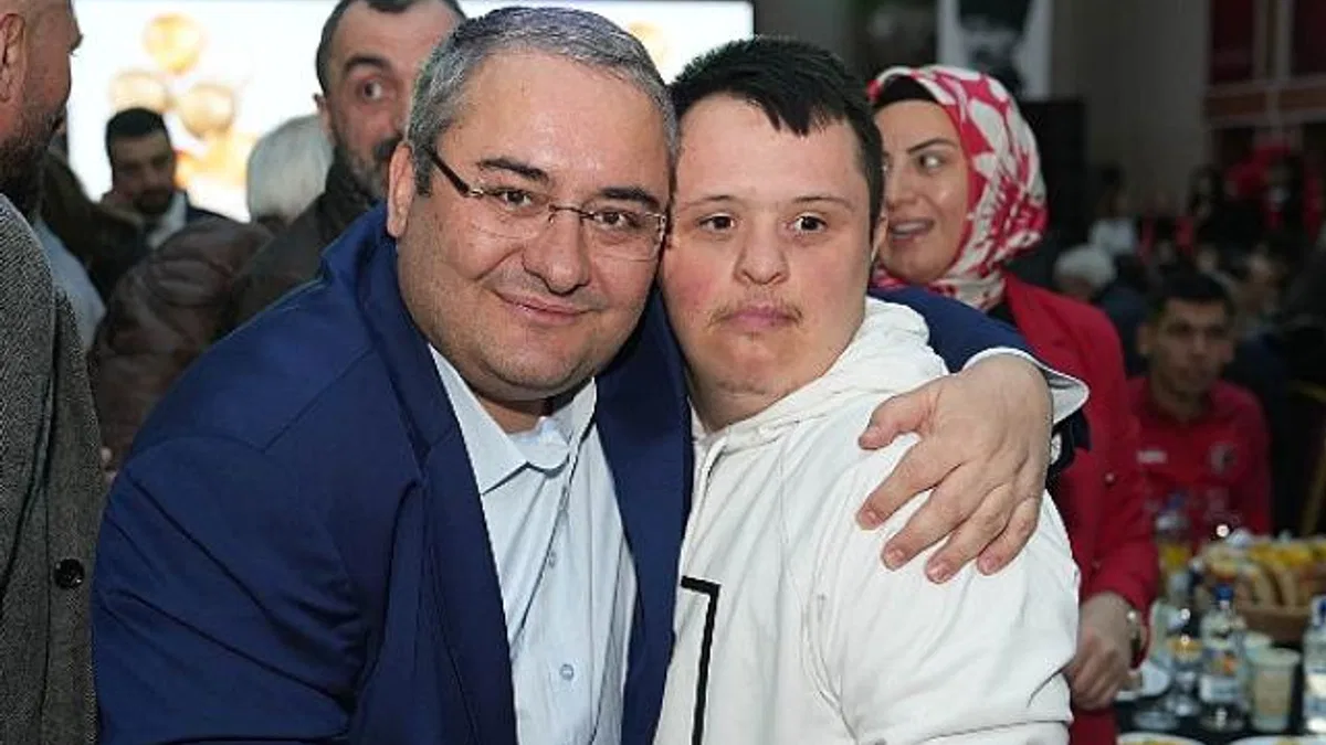 Başkan Özarslan söz verdi, yeni yılı özel bireylerle kutladı