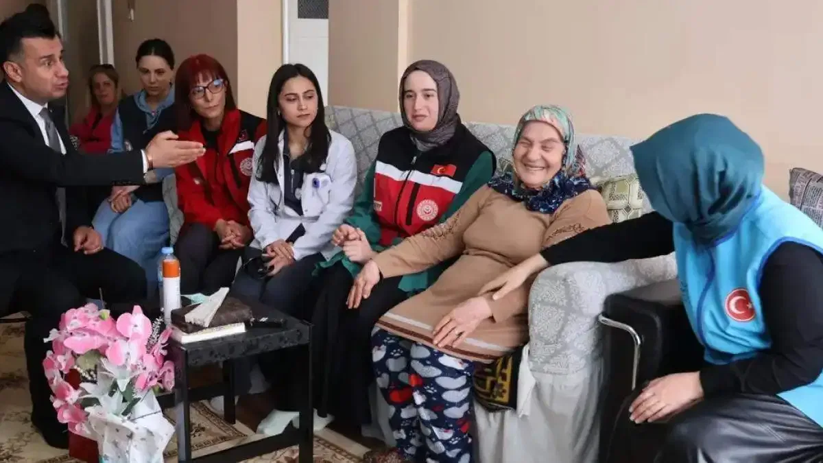 Erzurum'da bayram öncesi çınarların kapısı vefayla çalındı