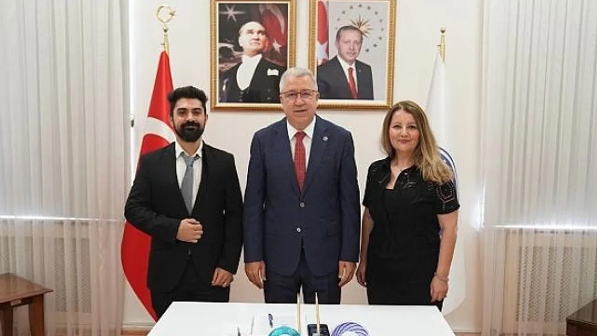 Bu proje ile lisansüstü öğrencilere acil psikiyatrik bakım ve ruh sağlığı triyajı eğitimi verilecek