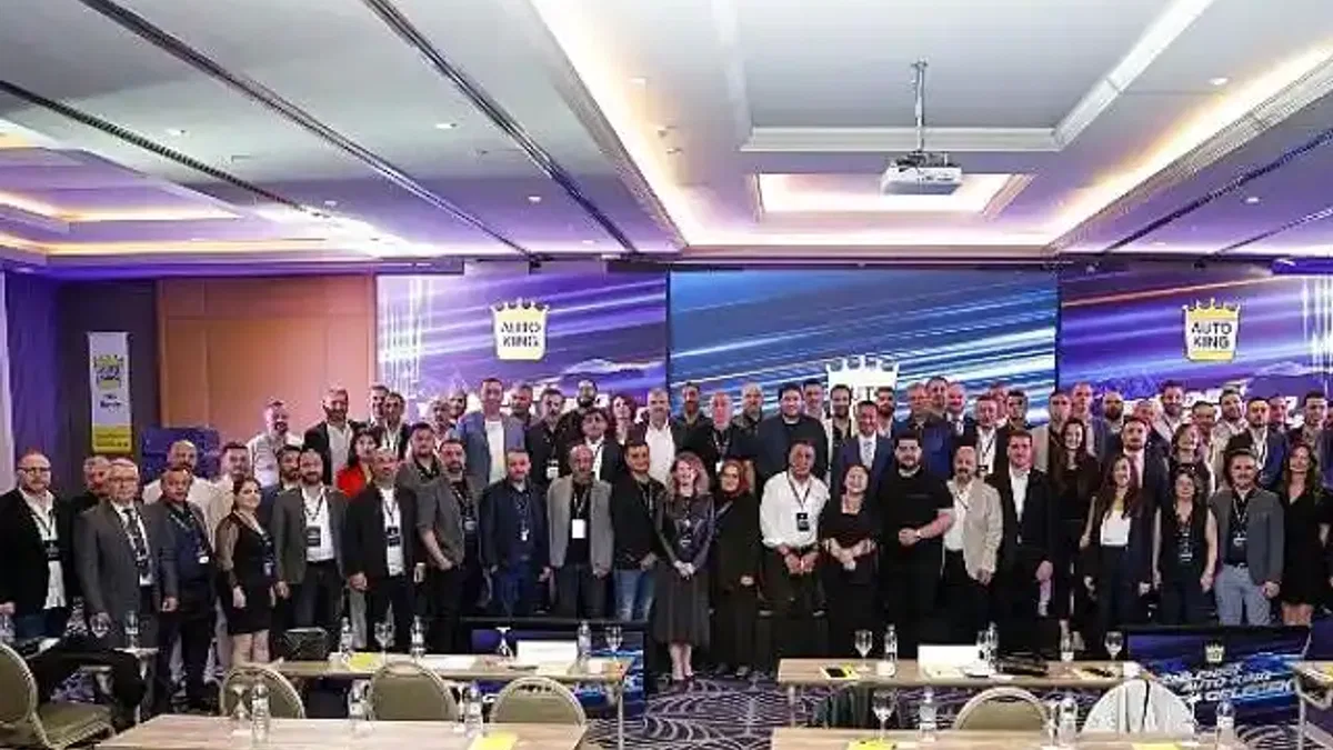 Auto King Oto Servis Bayi Toplantısında Gelecek Rotasını Belirledi