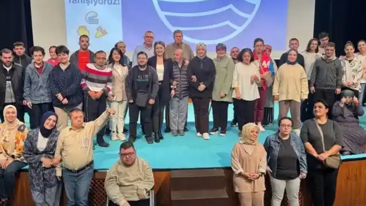 Sakarya'da geleceğe mavi dokunuşlar rozetlendi