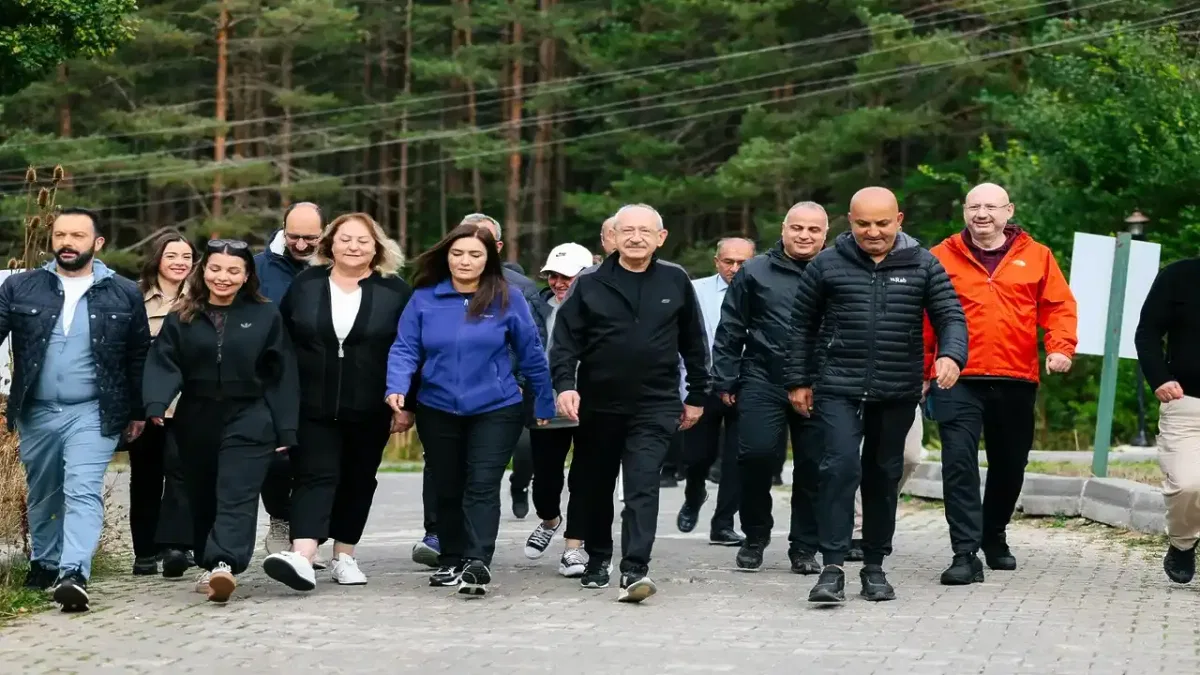Kemal Kılıçdaroğlu Bolu kampında yürüyüş yaptı