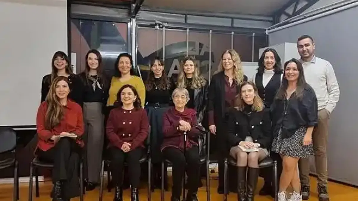 Türkiye'de sistemik terapiye dair kapsamlı bir kaynak hazırlandı: 'Terapi Odasına Sistemik Bakış'