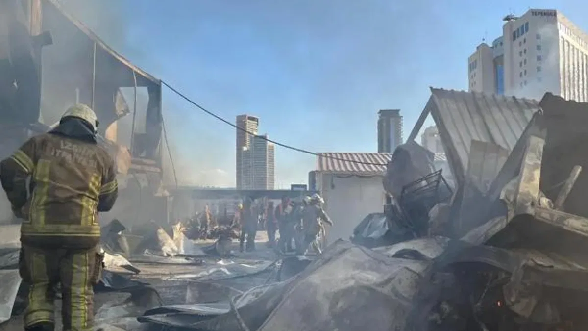 İzmir İtfaiyesi Bayraklı’daki yangına anında müdahale etti