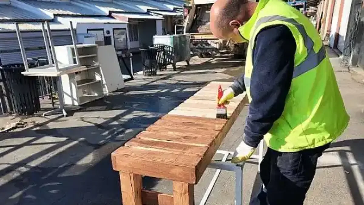 "Güzelbahçe Belediyesi Kent Mobilyaları Üretimine Devam Ediyor
