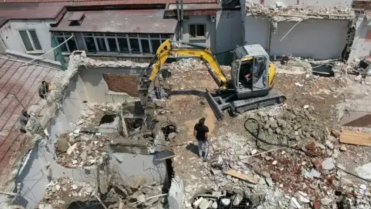 Yıldırım'da riskli binalara geçit yok
