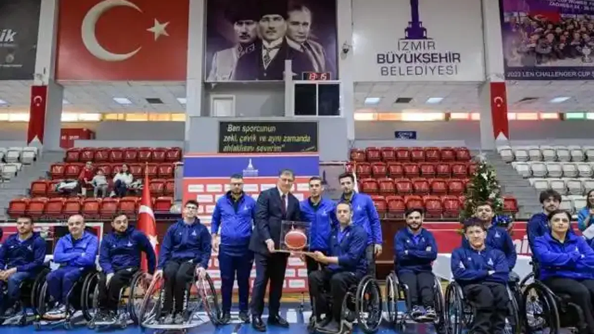 İzmir'in spor ailesi yeni yıl için bir araya geldi