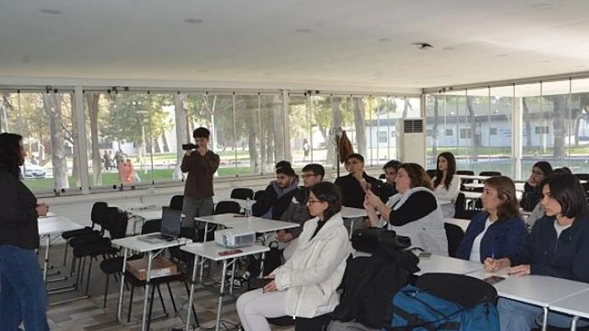 Egeli gençlere "Hava Yolu Tıkanıklarında İlk Yardım Uygulaması" öğretildi