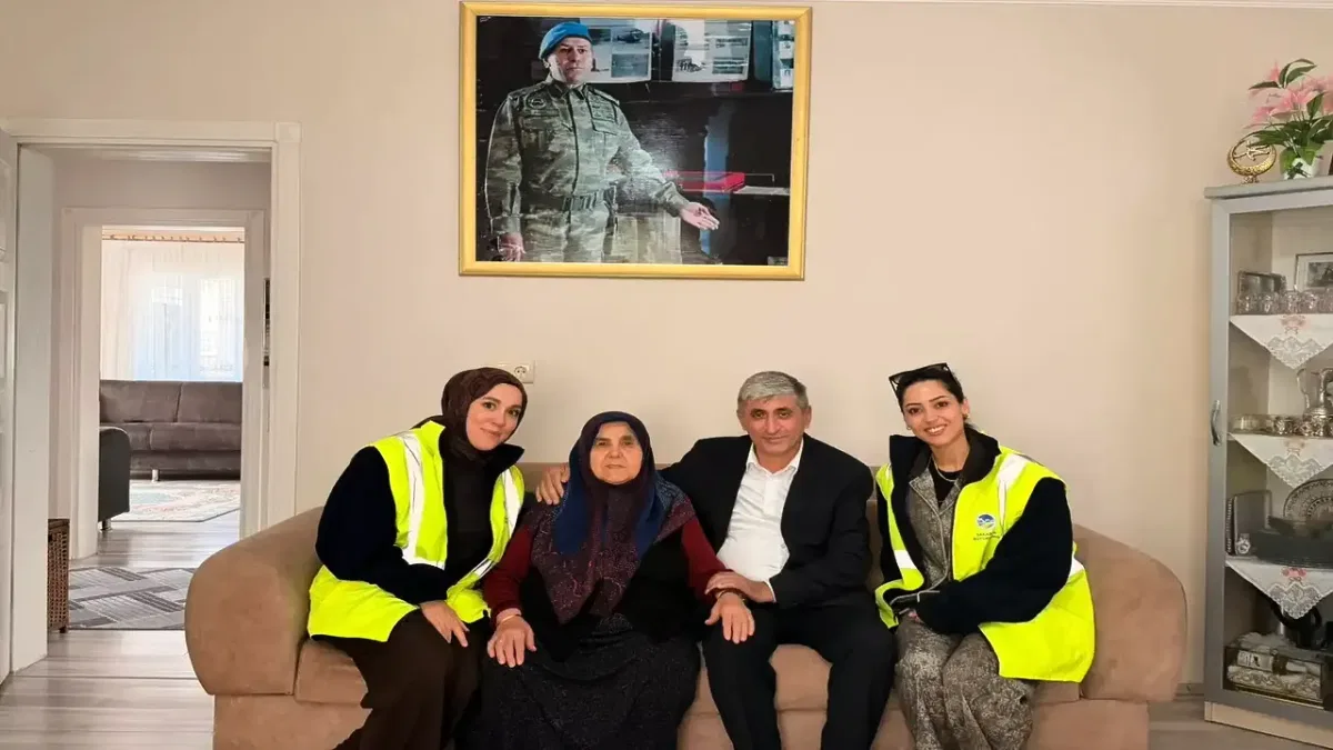 Sakarya'da yaşlılara dünya yaşlılar günü ziyareti