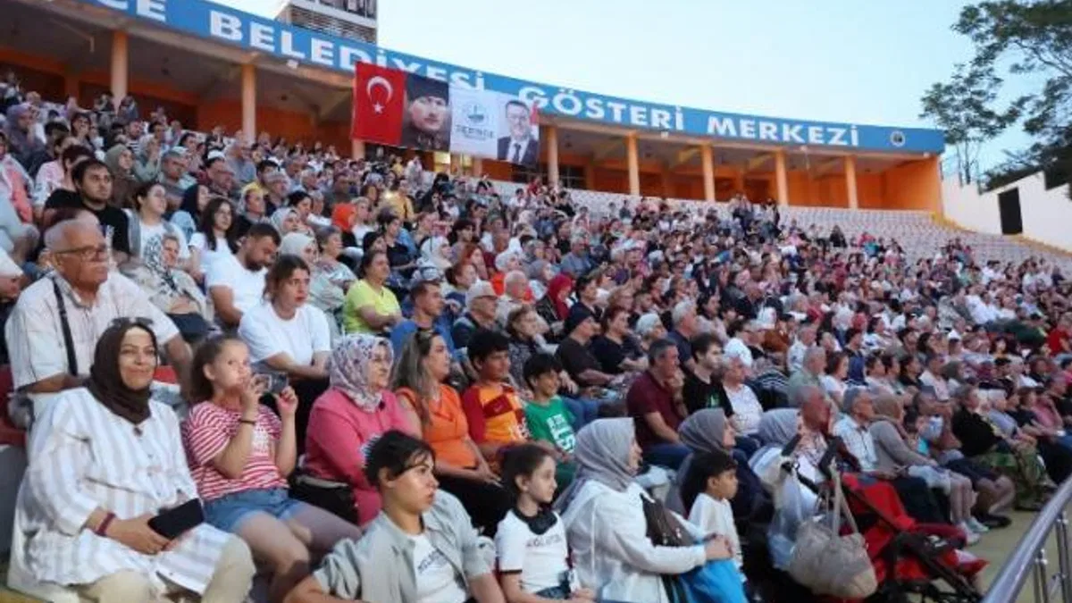 "Keşanlı Ali Destanı" Derince'de izleyicileriyle buluştu