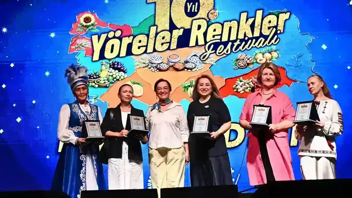 Antalya Muratpaşa'da farklı kültürler buluşmayı sürdürüyor