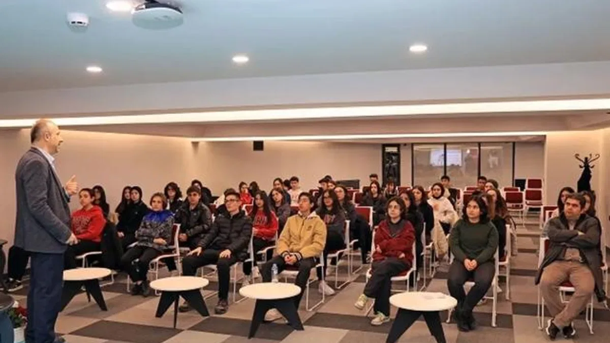 Kayseri Talas'ın Yazar Okulu'nda 'söyleşi' zamanı
