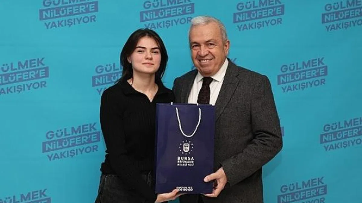 Başkan Şadi Özdemir gençleri ağırladı