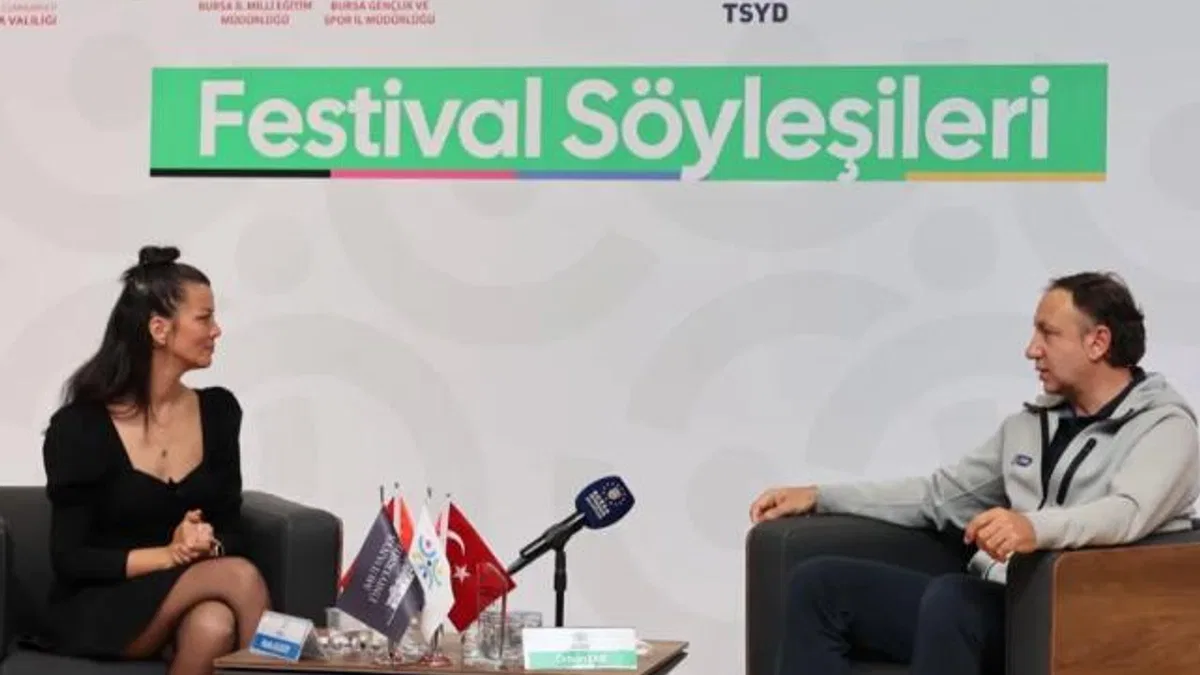 Orhun Ene spor söyleşı̇lerı̇'nde gençlerle buluştu