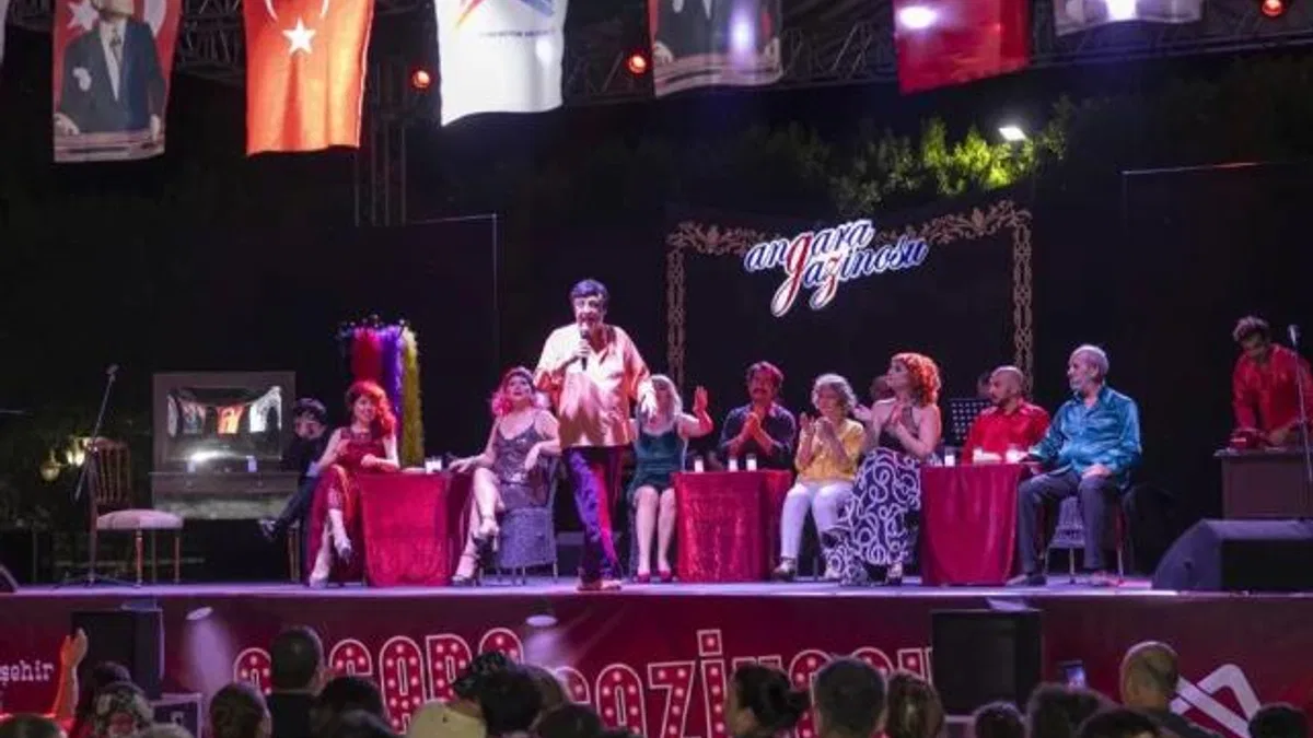 Mersin’de yaz akşamları sanatla şenlendi