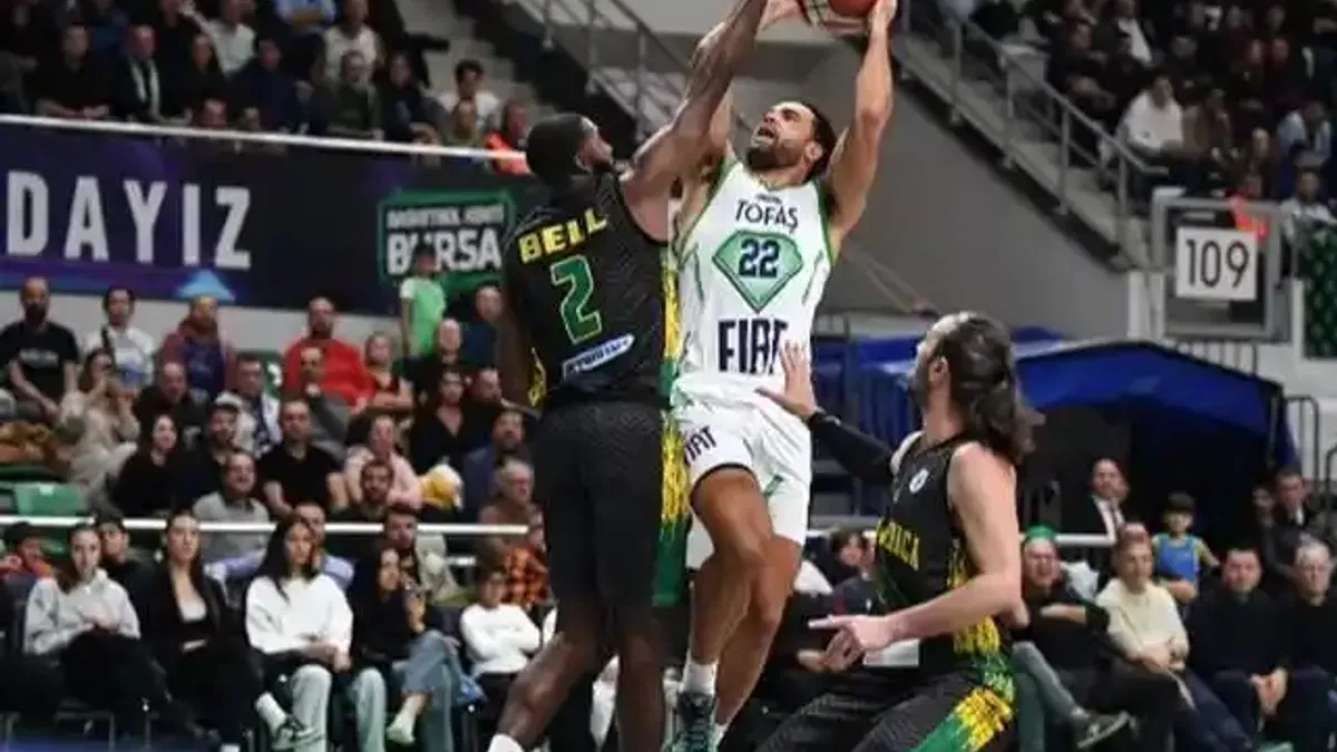 Yenilgisiz lider TOFAŞ Anadolu Efes'i ağırlayacak