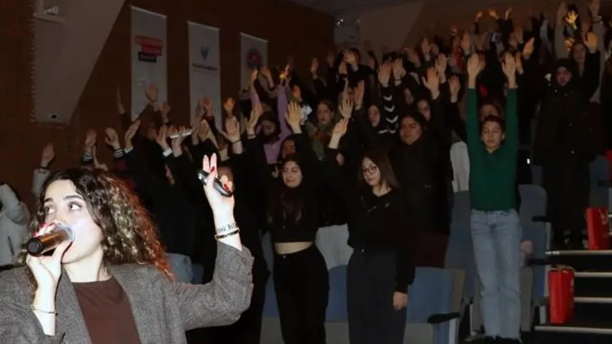 İstanbul'da Maltepeli genç kızlara hijyen eğitimi