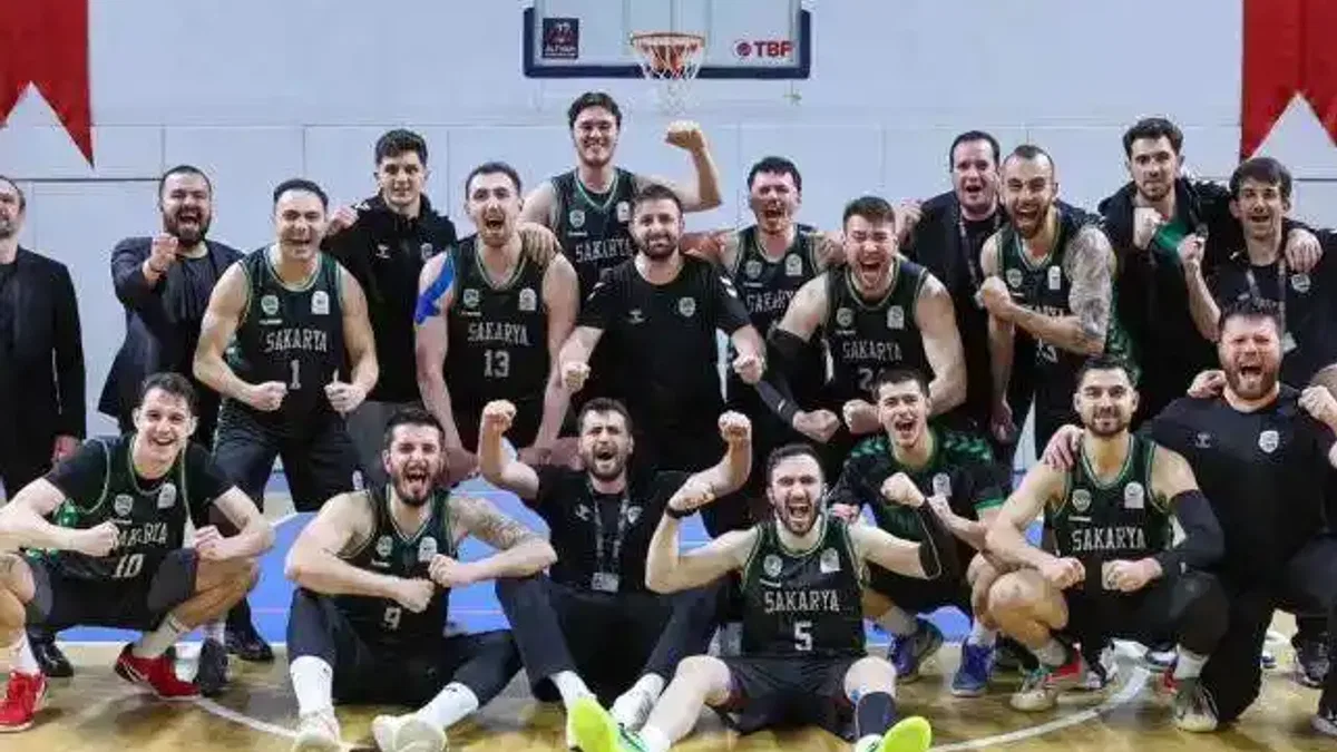 Sakarya Büyükşehir Basketbol şampiyonluk kupası için parkeye çıkıyor