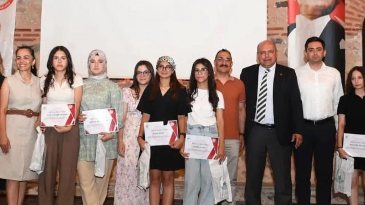 Osmangazi’de tatbikatı başarıyla tamamlayan öğrencilere sertifika