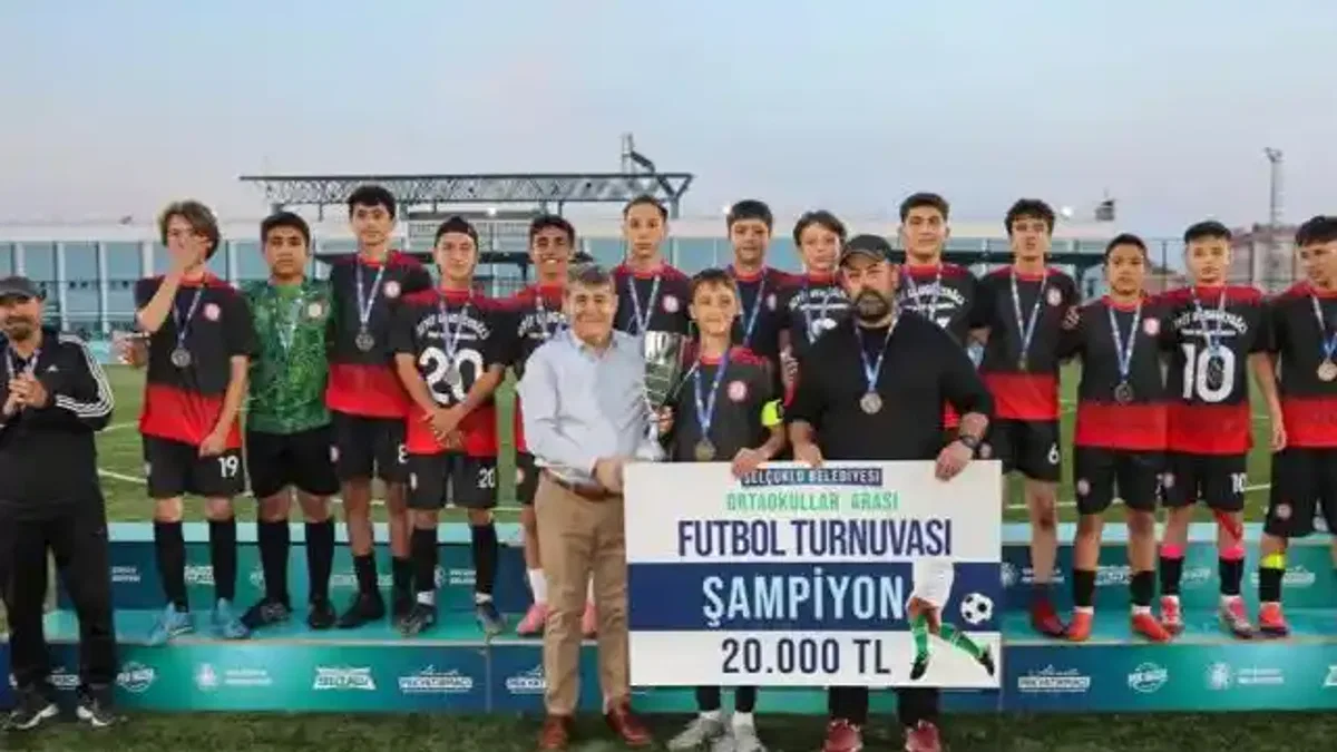 Konya Selçuklu'da ortaokulların futbol heyecanı