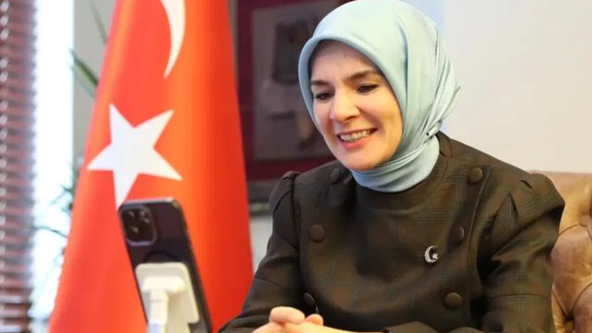 'Fon'la yuva kuran ailenin ilk bebeğine Bakan Göktaş'tan tebrik