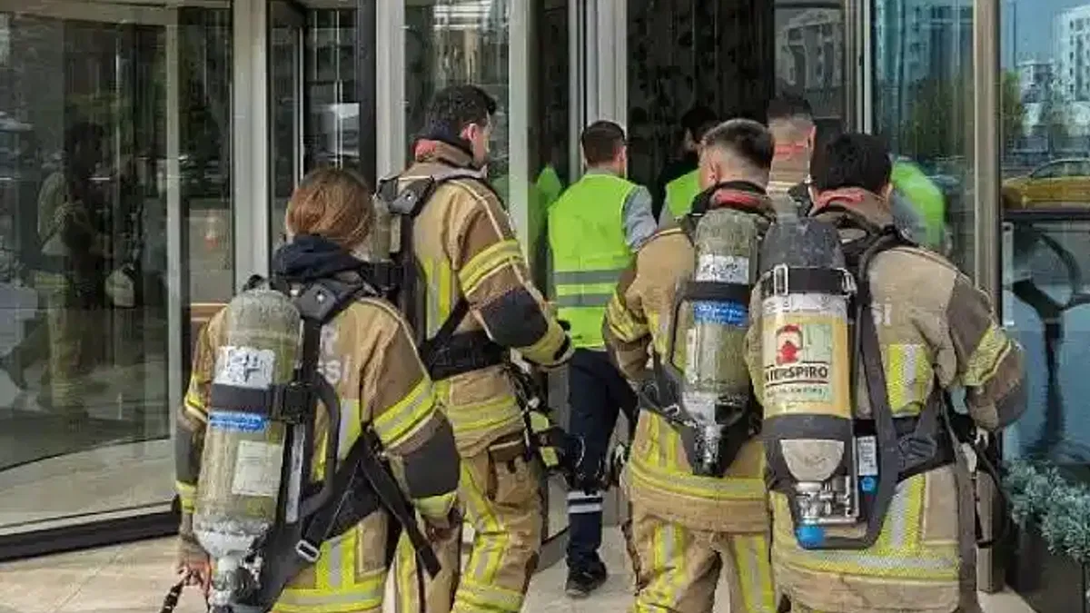 İzmir'in gökdelenler bölgesinde yangın tatbikatı