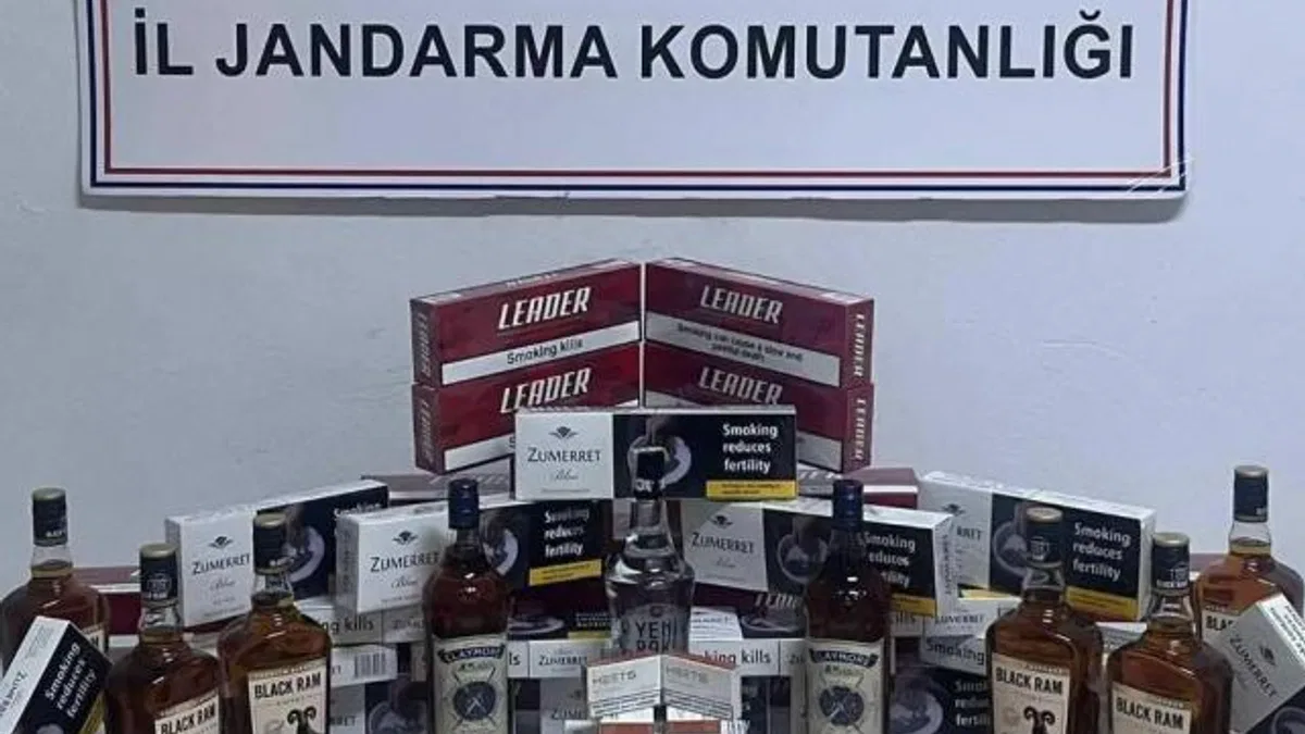 Artvin'de gümrük kaçağı sigara ve içki ele geçirildi