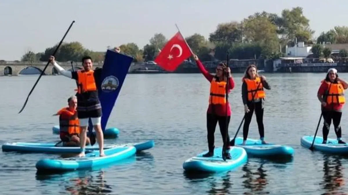 Kırkpınar Spor Bilimleri Fakültesi’nden ayakta kürek sörfü