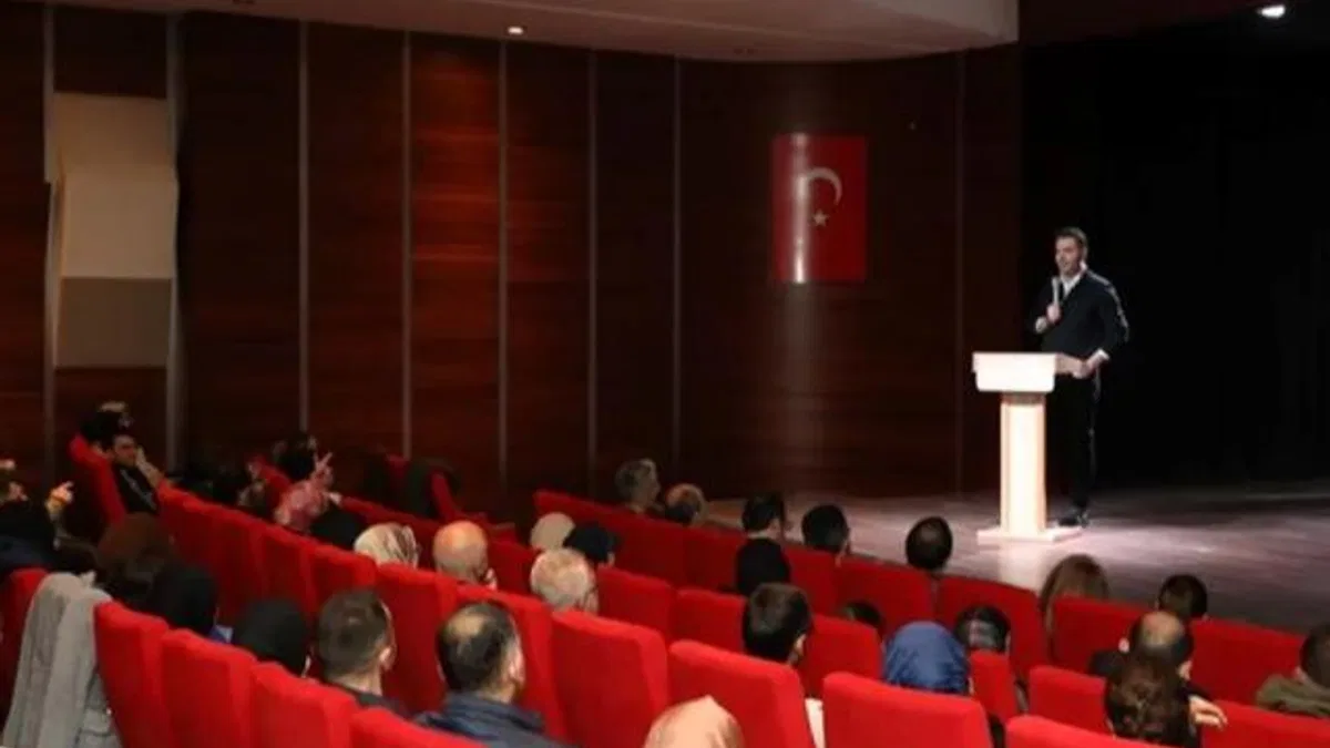 Mehmet Akif Ersoy ''Ortadoğu’daki Medya Algısını'' anlattı