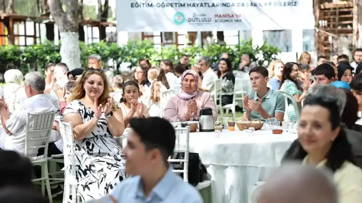 MABEM’li öğrenciler LGS başarılarını aileleriyle kutladı