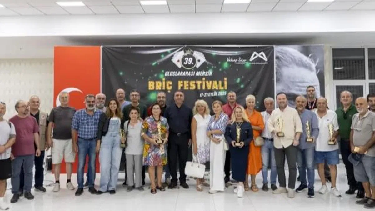 Briç tutkunları Mersin’de yarıştı
