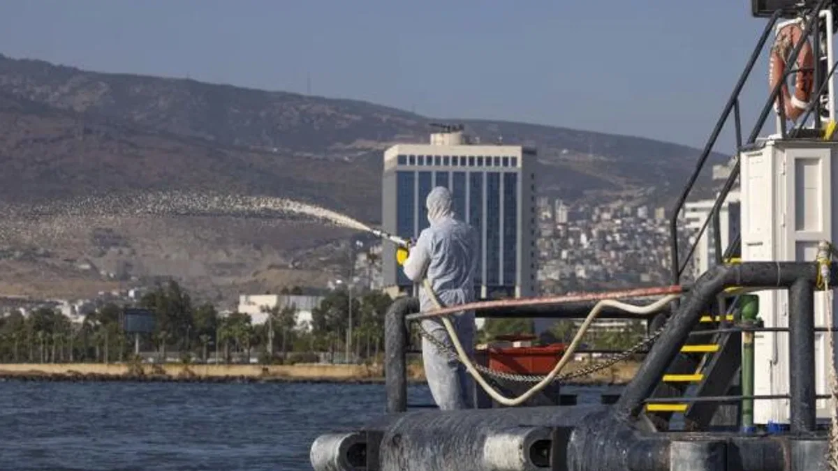 İzmir Körfezi'nde 'modifiye kil' devrede