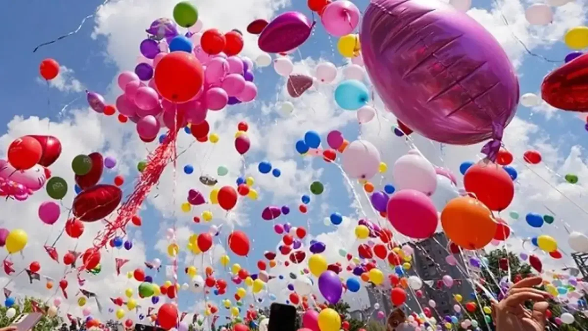 Beylikdüzü'nde umut balonları Almira için gökyüzünde