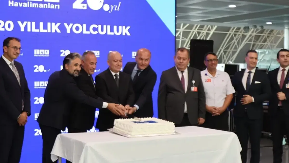 TAV Ege'den İzmir'de çifte kutlama