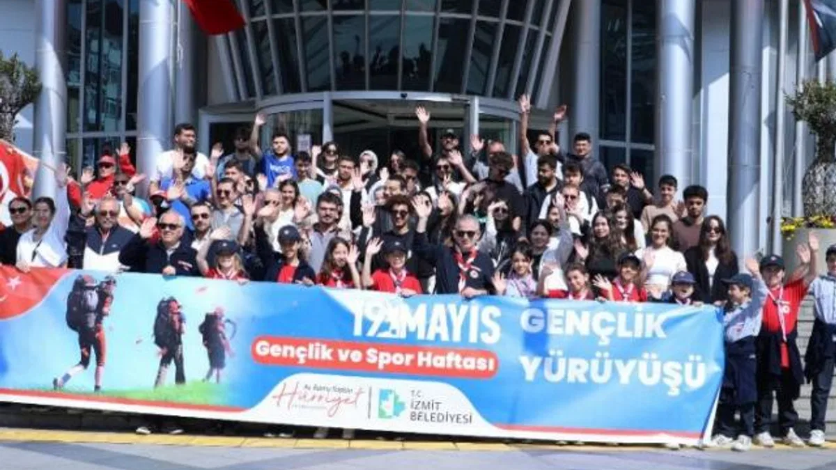 İzmitli gençler, 19 Mayıs Gençlik Yürüyüşünde buluştu
