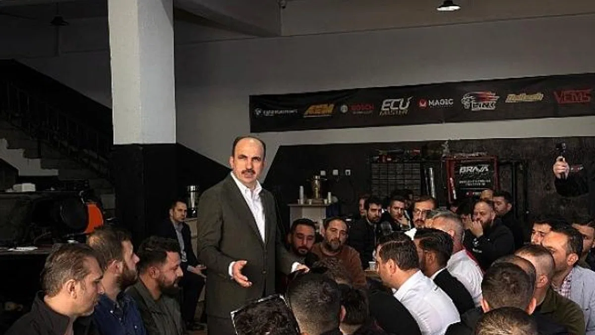 Başkan Altay, Çalışan Gençlik Meclisi ile Otomobil ve Motor Spor Kulübü Üyeleriyle Buluştu