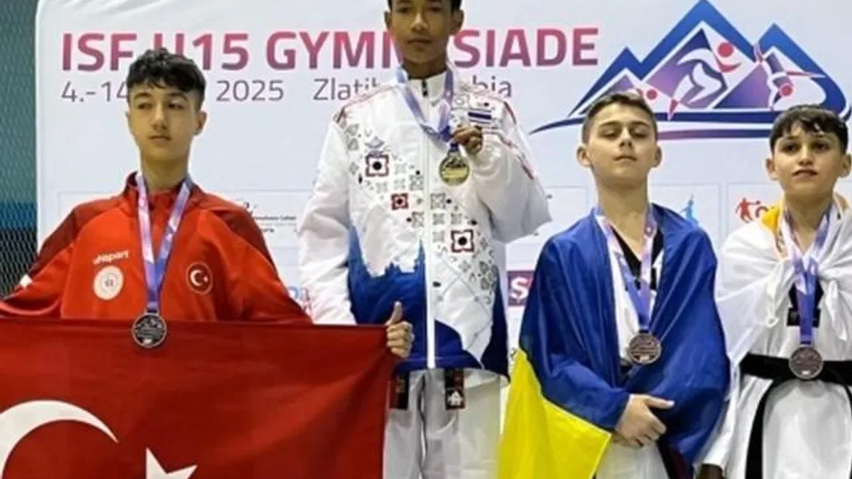 İzmirli öğrenciden taekwondoda dünya ikinciliği