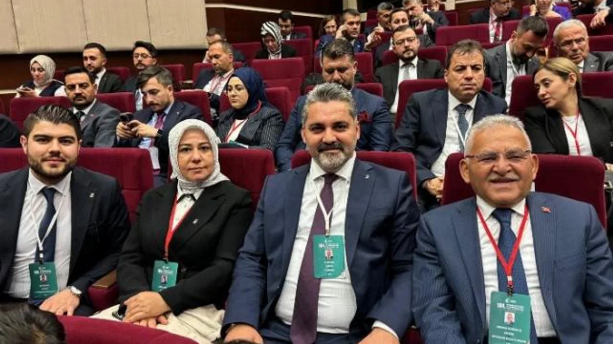 Başkan Büyükkılıç, Ak Parti Genişletilmiş İl Başkanları Toplantısı'na katıldı