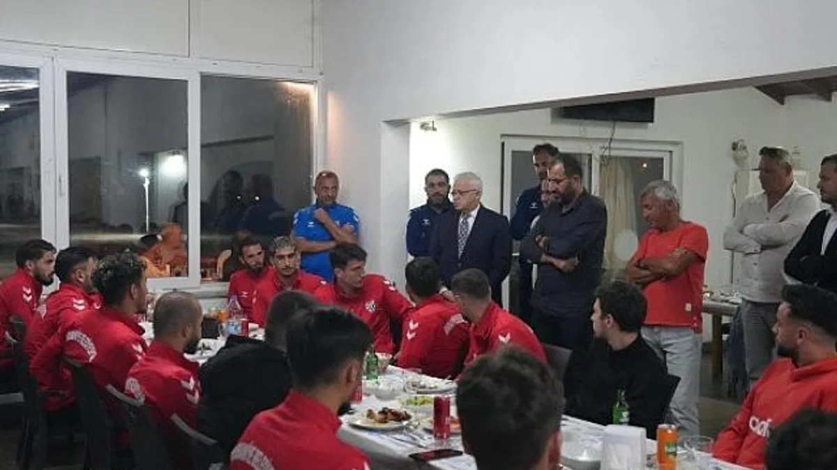 Başkan Deveciler, Burhaniye Belediyespor Futbol A Takımı İle Yeni Sezon Öncesi Moral Yemeğinde Buluştu