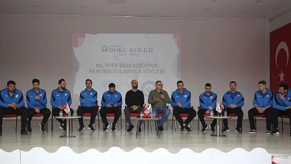 Nilüferli hentbolcular öğrencilerle buluştu