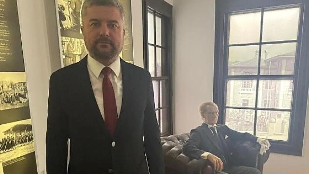 Buca Belediye Başkanı Görkem Duman: "Atam; emanetin ve bize bıraktığın bu şanlı bayrak, ilelebet payidar kalacak"