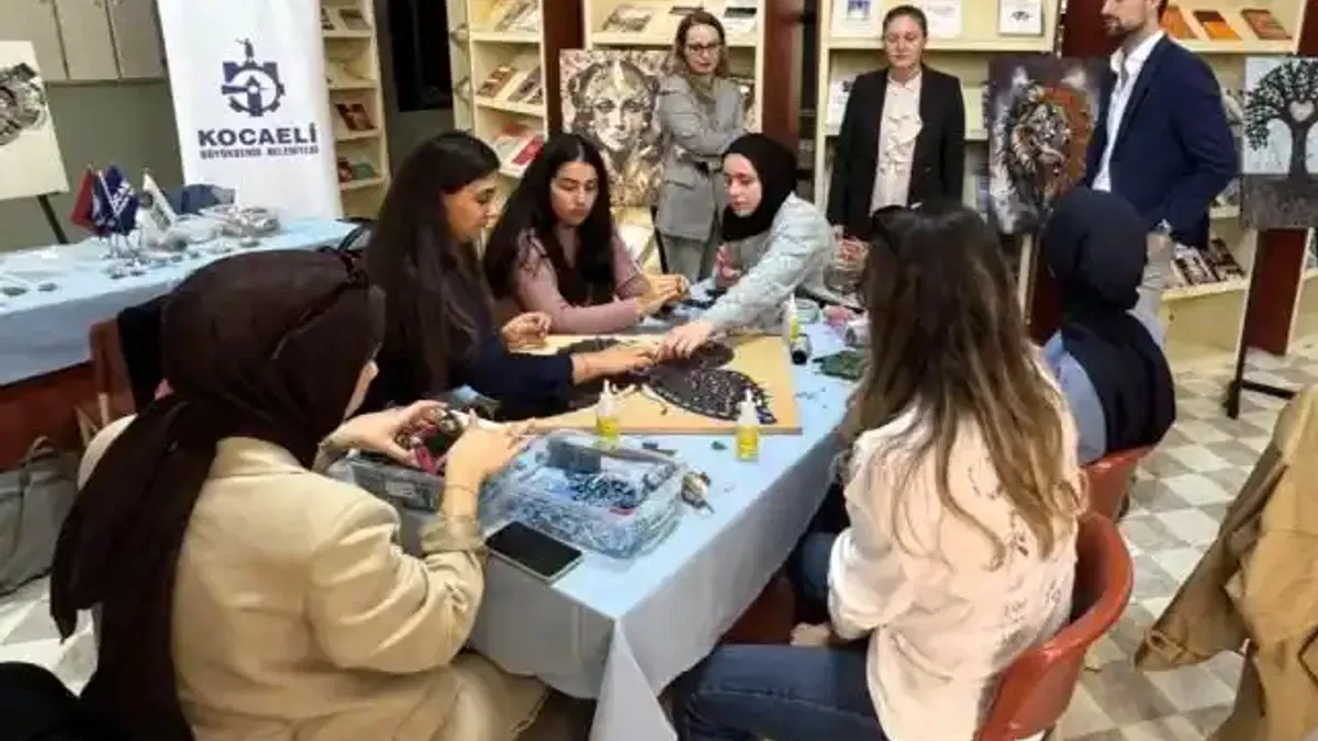 Elektronik atıklardan sanata çevreci dönüşüm