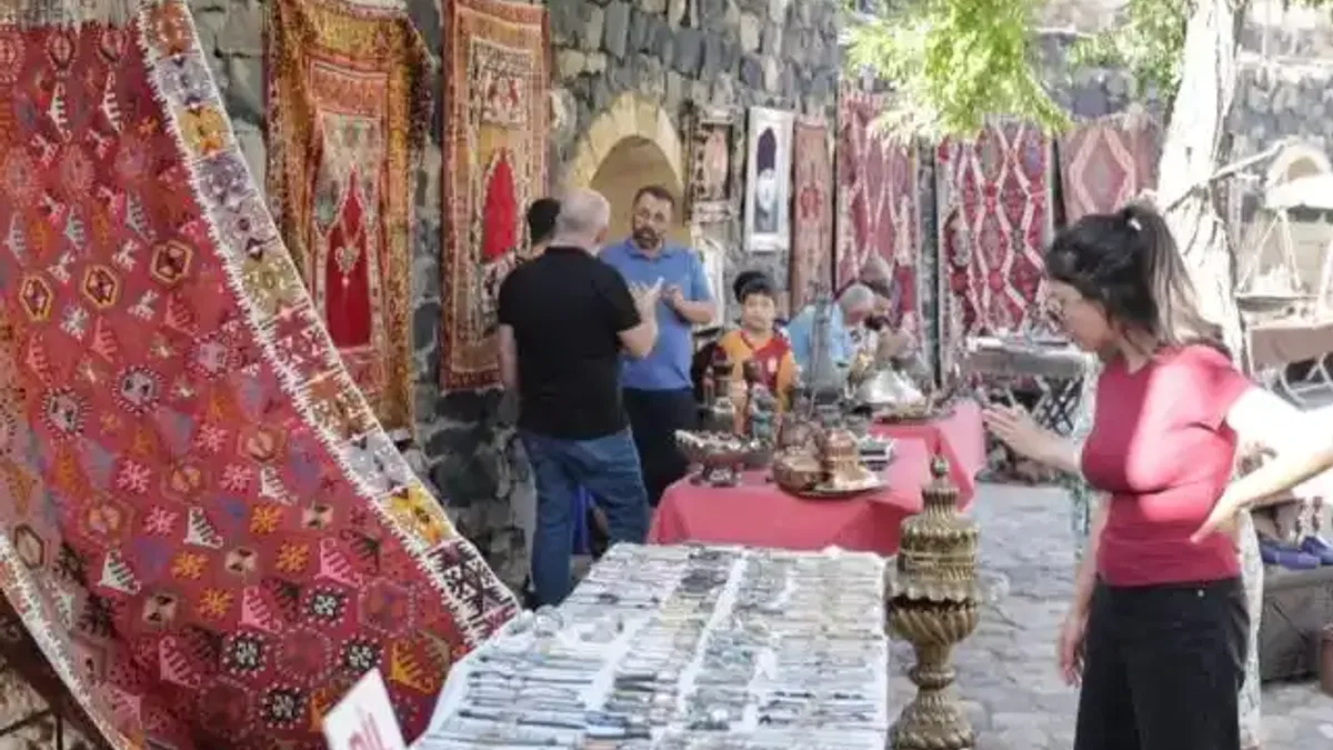 Nevşehir'de antika ve koleksiyon meraklıları tarihin merkezinde buluşuyor