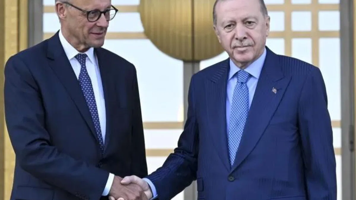 Almanya Başbakanı Külliye'de