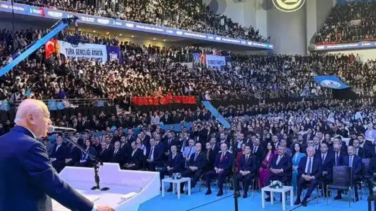 Bahçeli Büyük Kurultay'da konuştu: Türk gençliği Türkiye Yüzyılı’nın teminatıdır