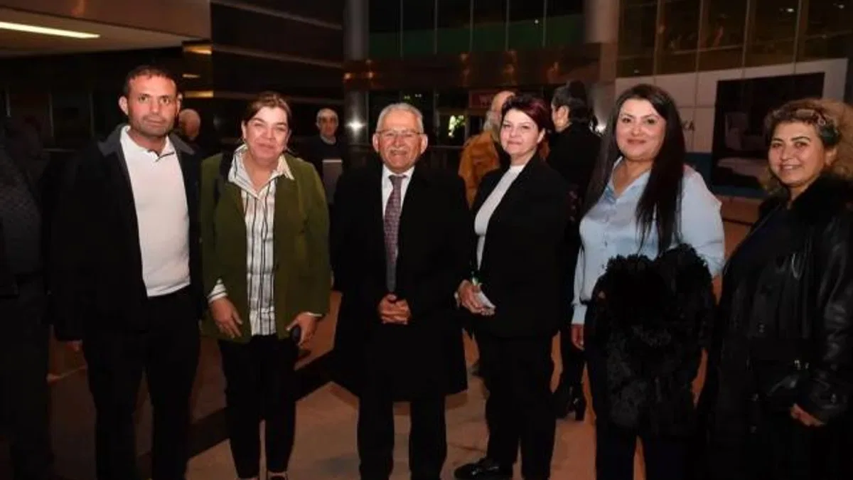 Memduh Büyükkılıç iftar sofrasında esnafla buluştu