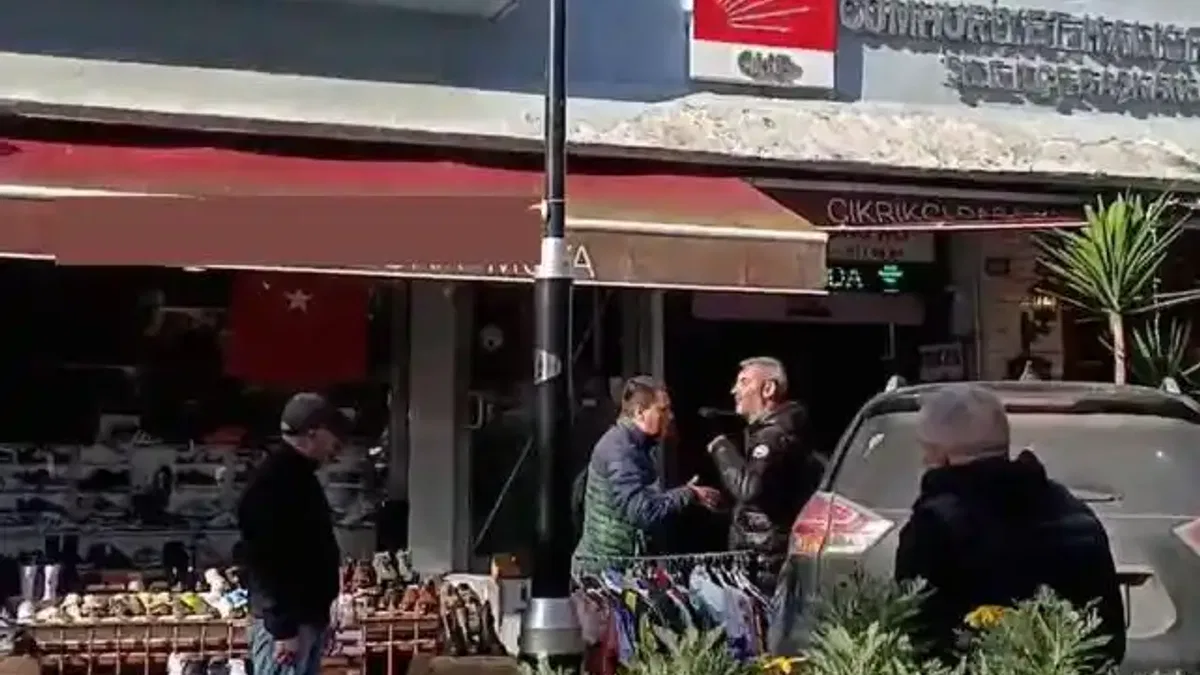 İstanbul Şile'de CHP önünde 'kızıma küfür ettiler' diye bağıran kişi gözaltına alındı