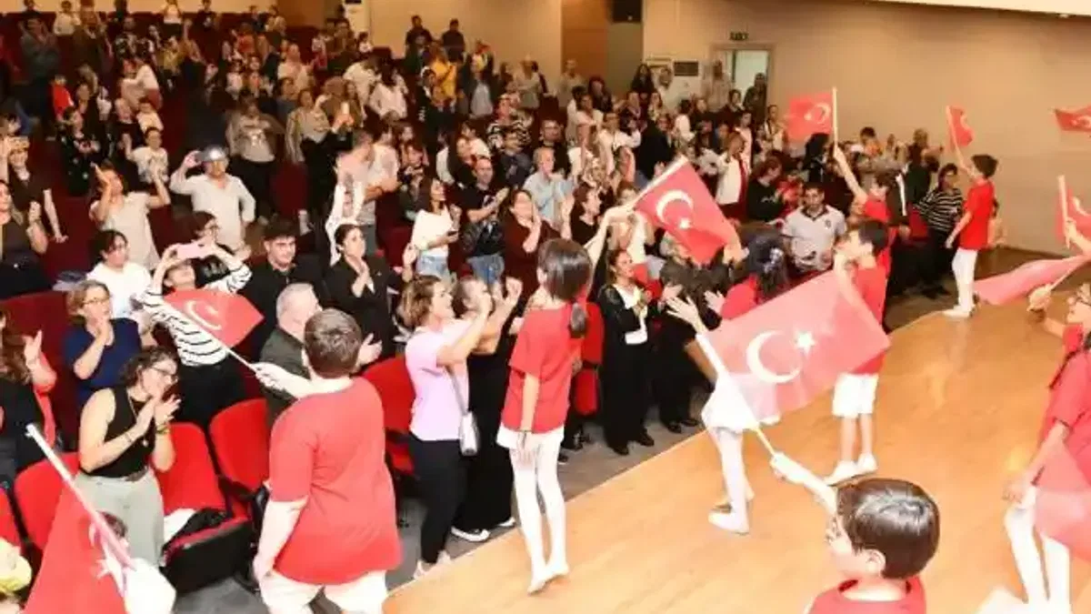 Çiğli'de “O’nun Sayesinde” duygu dolu anlar yaşattı