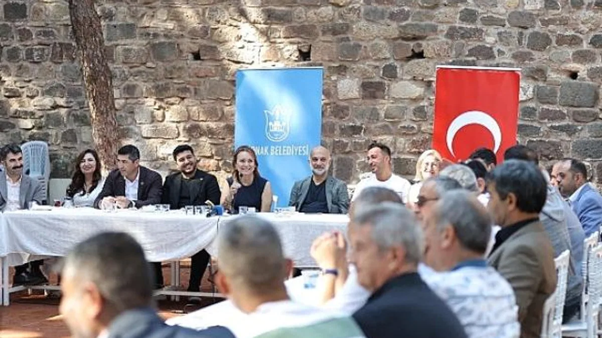 Başkan Mutlu Kadifekale'de muhtarlarla buluştu