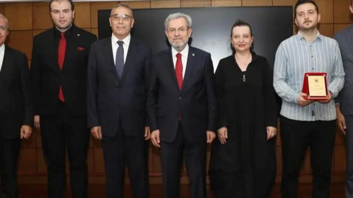 “Arıburnu’nda Bal Yapmak” belgeseli izleyiciyle buluştu